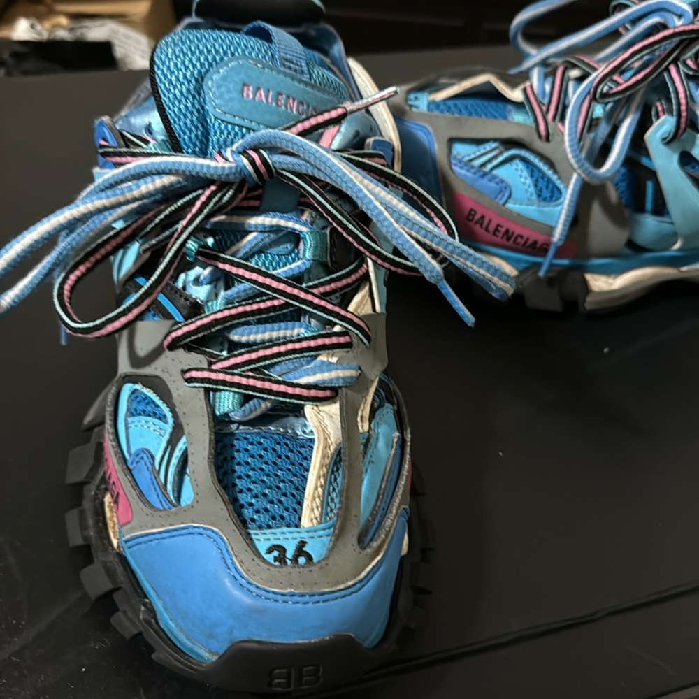 ***SOLD*** Balenciaga Track USED, no box